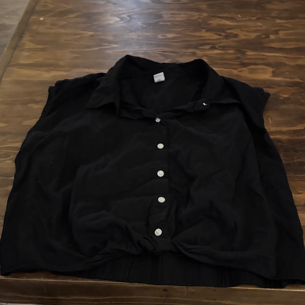 Old Navy Black Sleeveless Crop Top